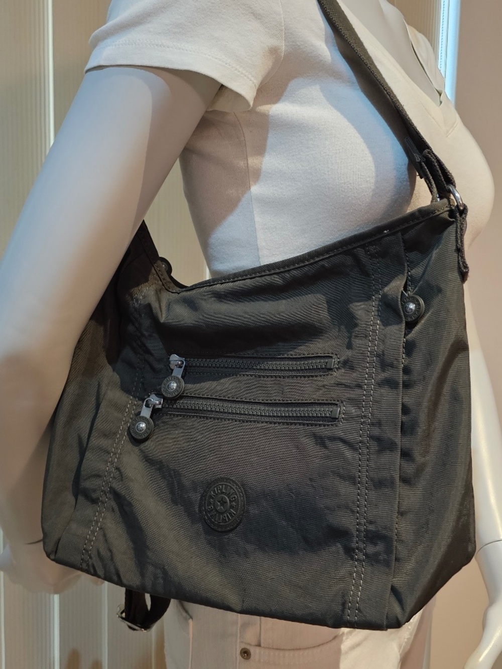 EUC KIPLING GREY TRAVEL PURSE